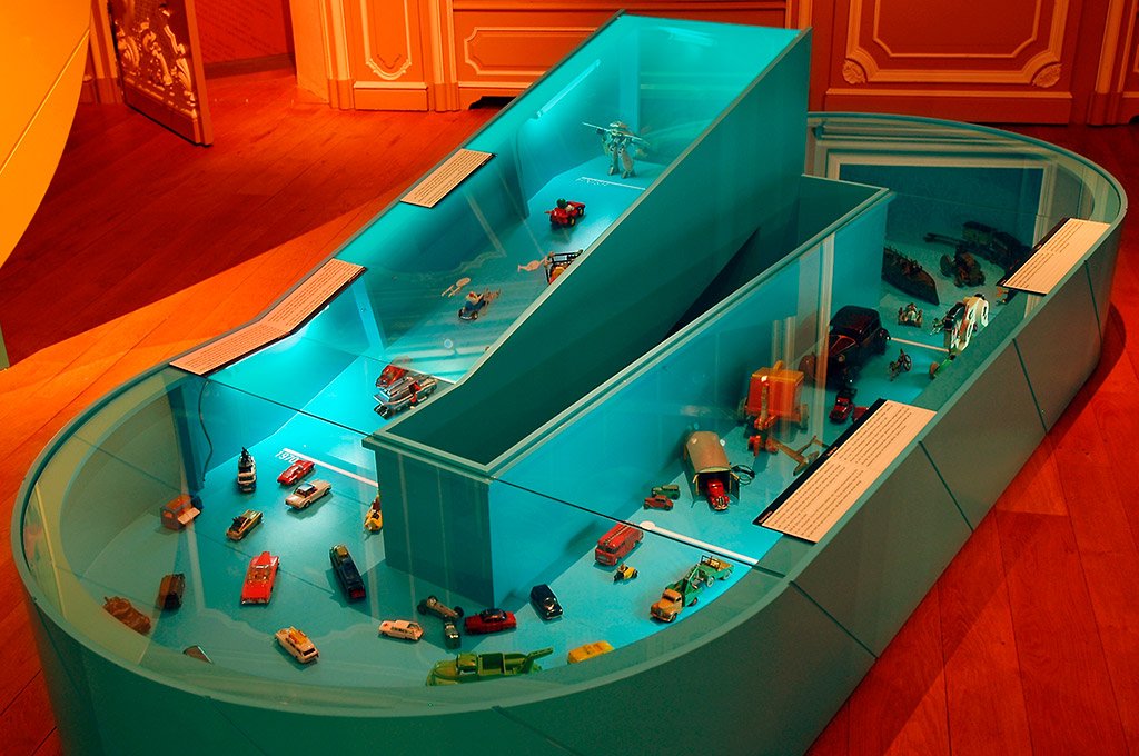 De racebaan met de ontwikkeling van de modelauto