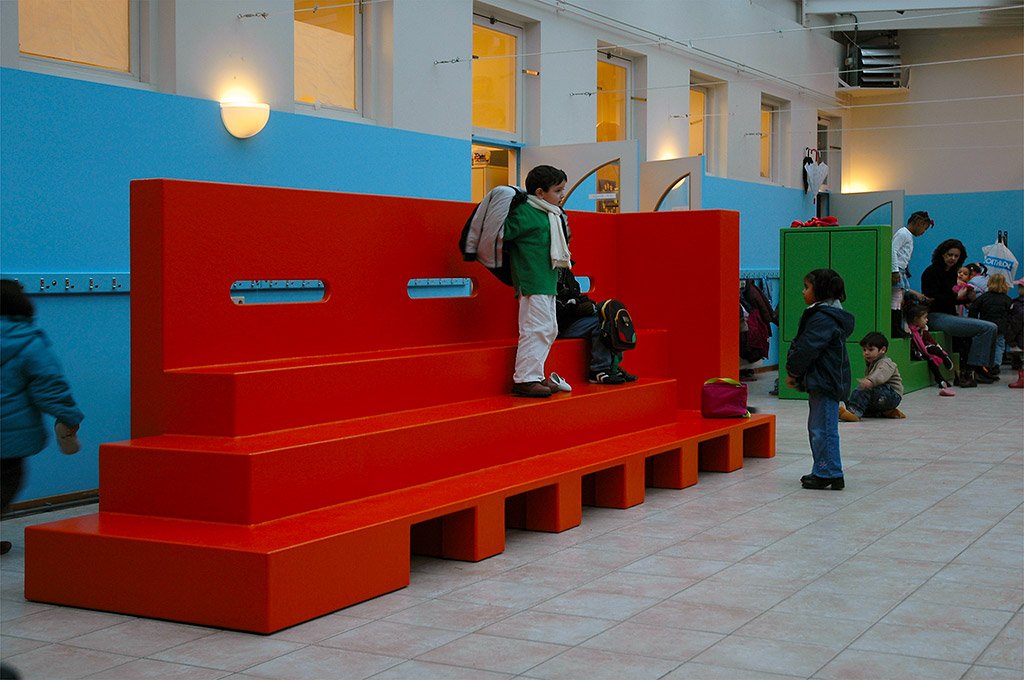 Tribune en bergmeubel in Louis Bouwmeesterschool